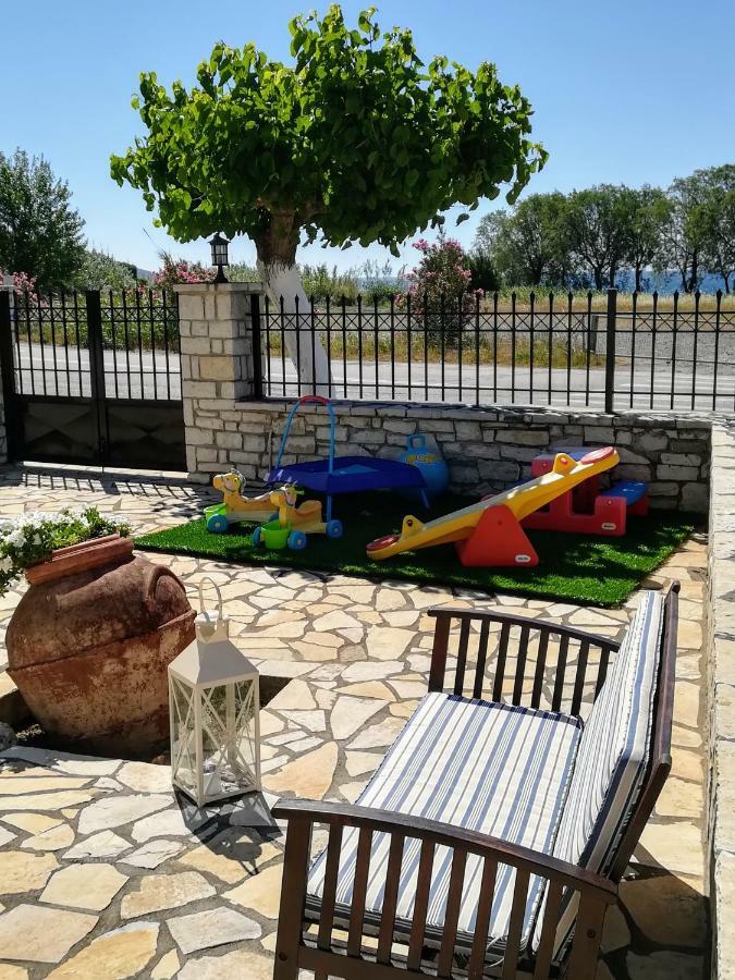ארטיני Eleftheria'S Apartments מראה חיצוני תמונה