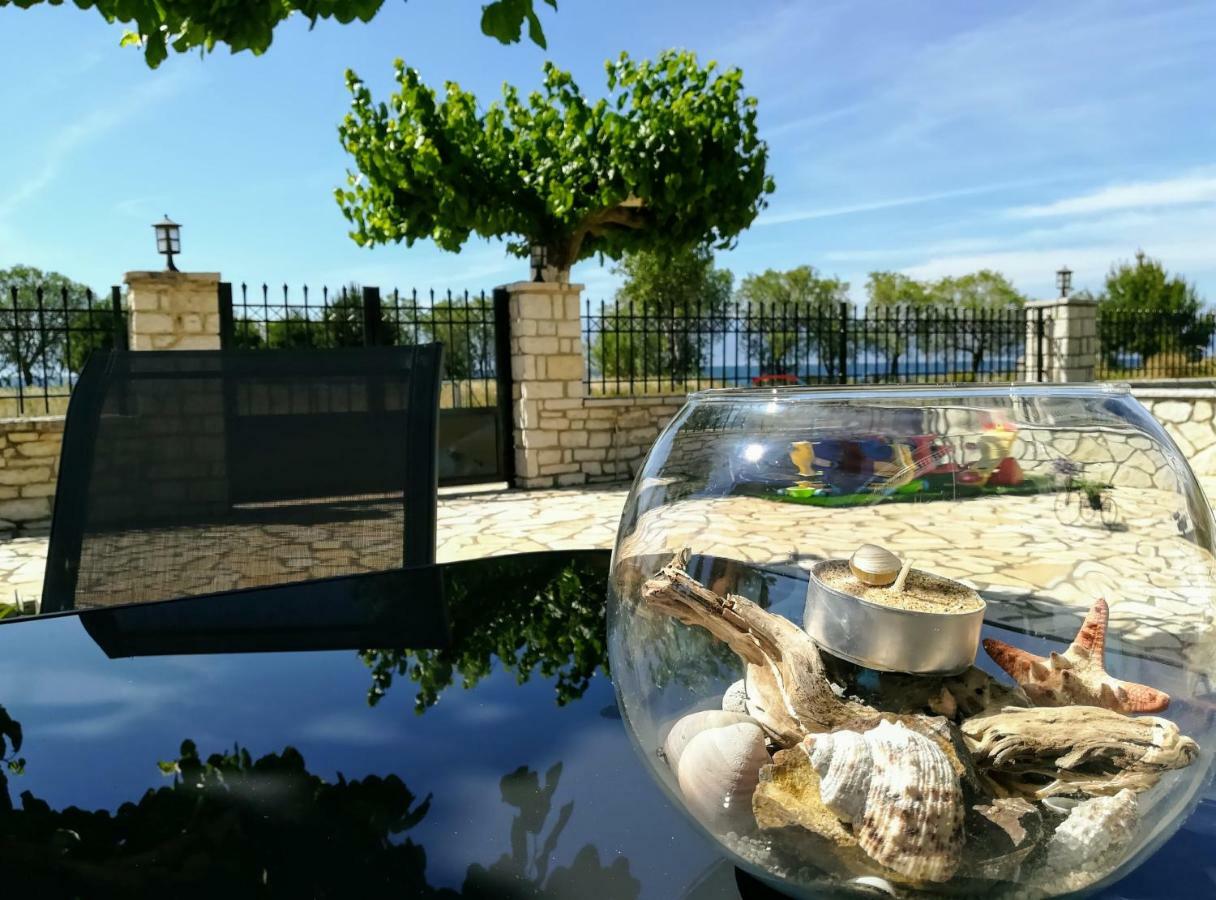 ארטיני Eleftheria'S Apartments מראה חיצוני תמונה
