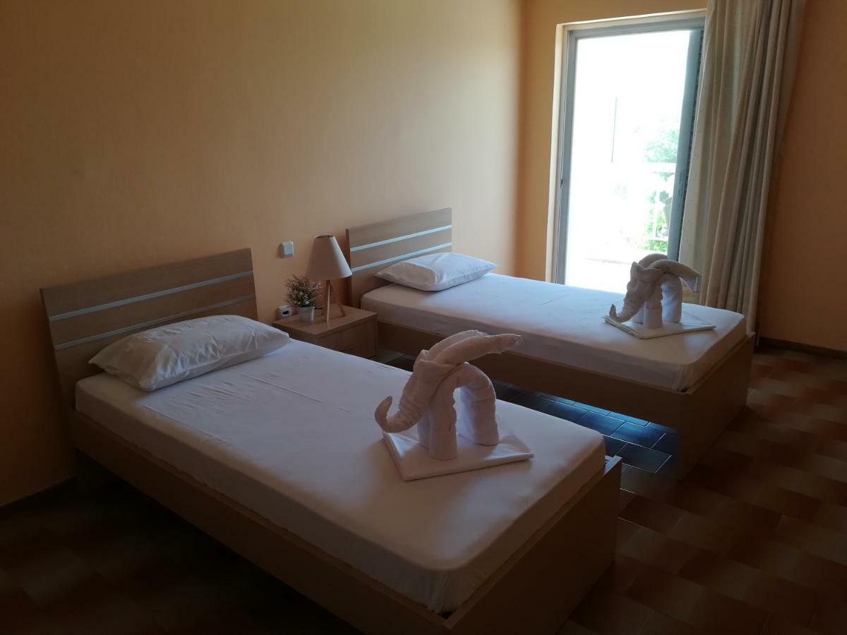 ארטיני Eleftheria'S Apartments מראה חיצוני תמונה